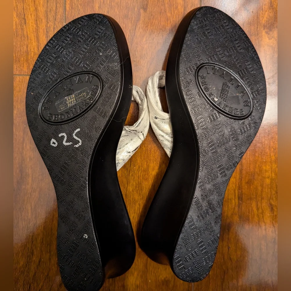 Italian Shoemakers Women's Silver Sandals - Picture 4 of 6